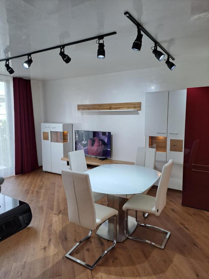 Luxury Apartment In Building K55 With Free Garage Warna Zewnętrze zdjęcie