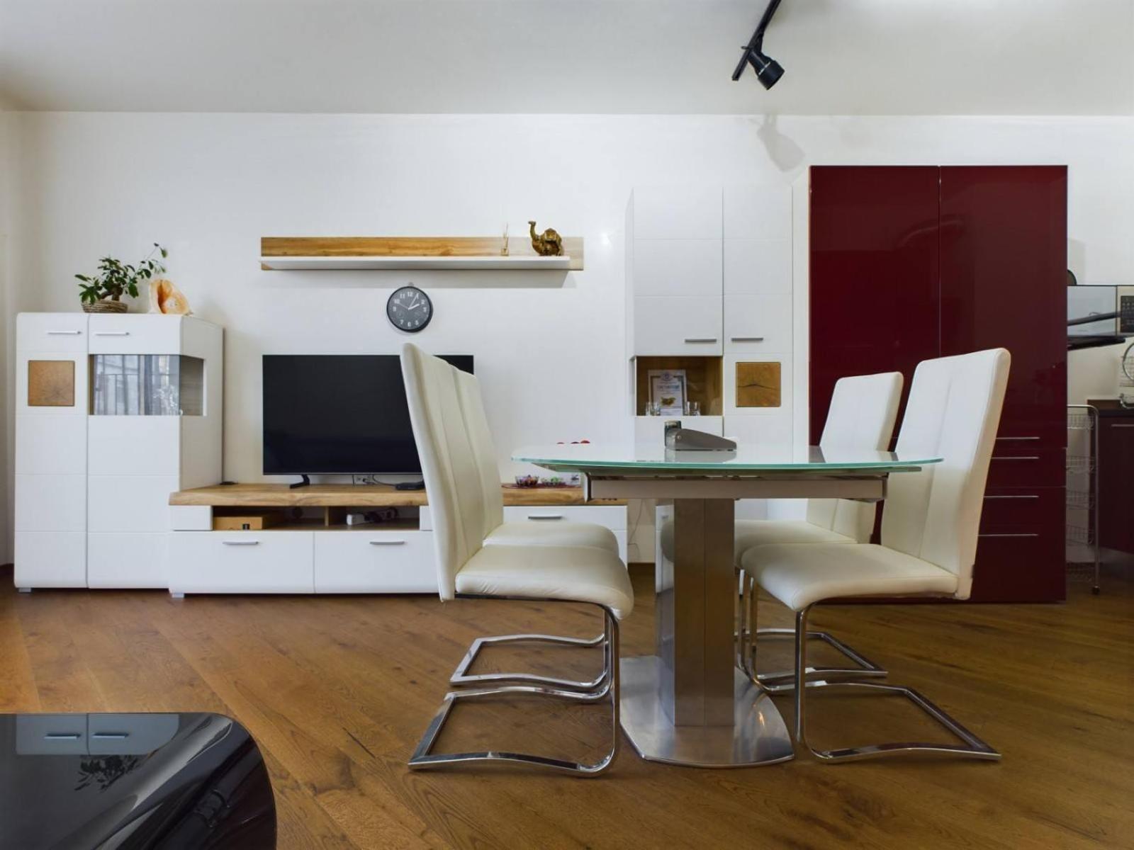 Luxury Apartment In Building K55 With Free Garage Warna Zewnętrze zdjęcie